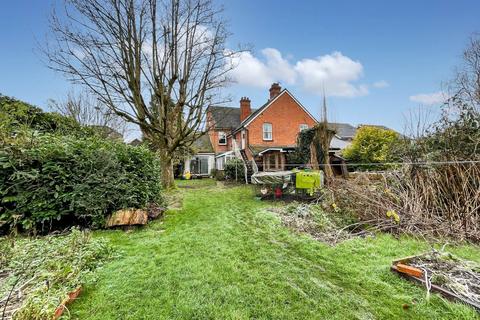 6 bedroom semi-detached house for sale, Wokingham Road, Earley