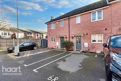 12 Leaf Hill Drive, Romford, RM3 7FA