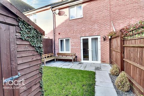 12 Leaf Hill Drive, Romford, RM3 7FA
