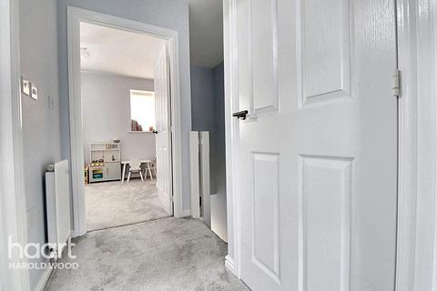 12 Leaf Hill Drive, Romford, RM3 7FA