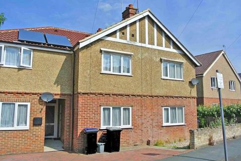 3 bedroom semi-detached house to rent, Pretoria Road, Canterbury CT1