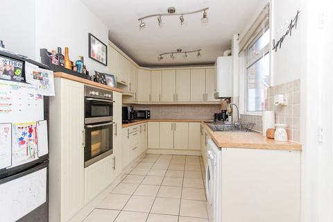 3 bedroom terraced house for sale, Salisbury Road, Wellingborough NN8