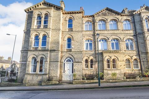 Victoria Road, Bradford BD18