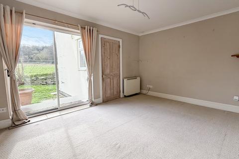 2 bedroom ground floor flat for sale, Weirside Court, Edington