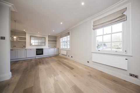 2 bedroom flat for sale, The Pantiles, Tunbridge Wells