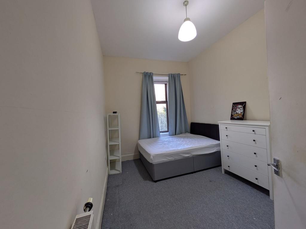Bedroom 1b