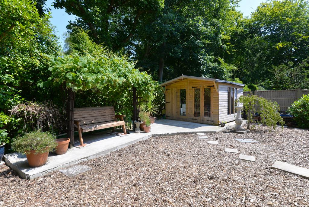 28 GC Summerhouse