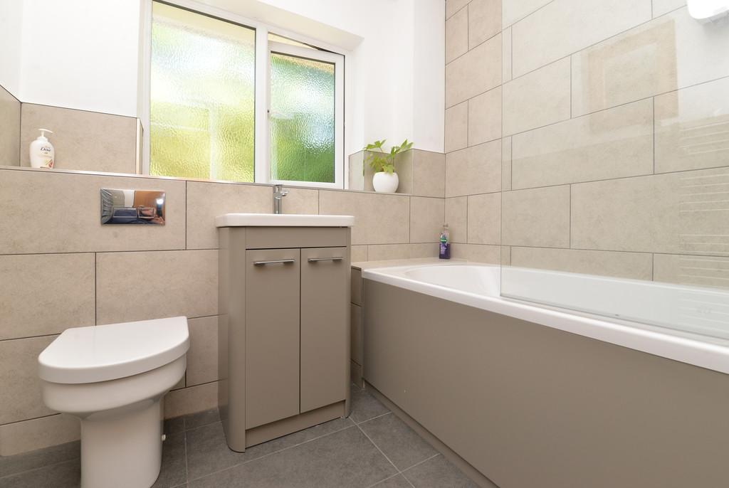28 GC Bathroom