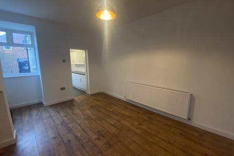 3 bedroom terraced house to rent, Walthall Street, Crewe