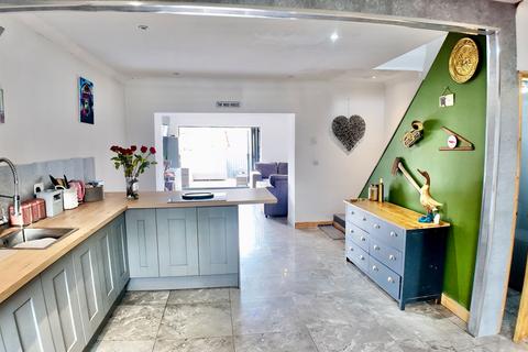 3 bedroom terraced house for sale, Herbert Street, Brithdir, NP24