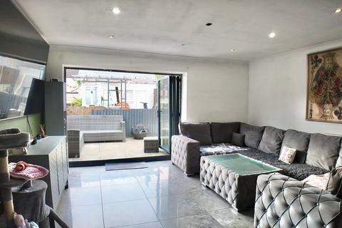 3 bedroom terraced house for sale, Herbert Street, Brithdir, NP24