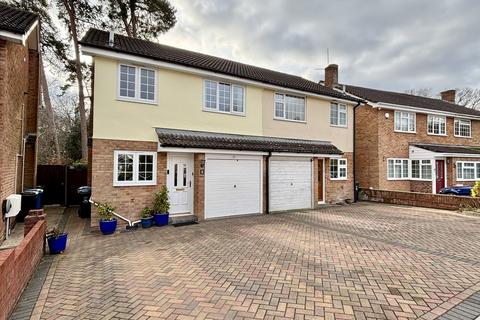8 Blackbird Close, Creekmoor, Poole, BH17 7YA