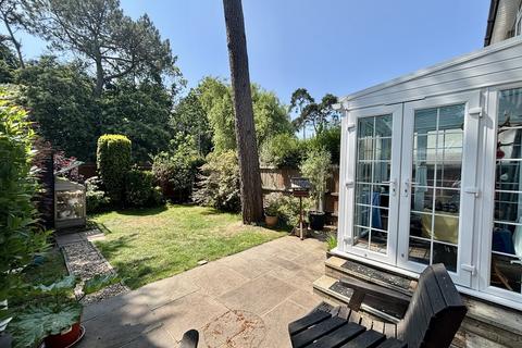 8 Blackbird Close, Creekmoor, Poole, BH17 7YA