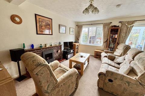 8 Blackbird Close, Creekmoor, Poole, BH17 7YA