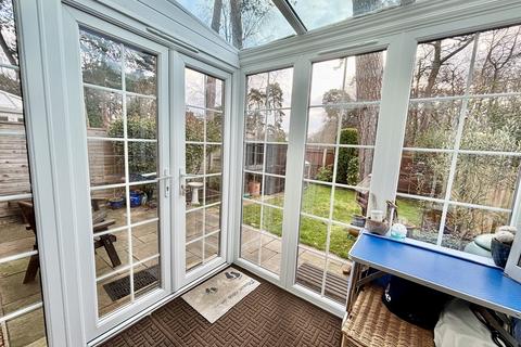8 Blackbird Close, Creekmoor, Poole, BH17 7YA