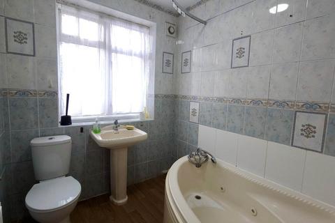 4 bedroom terraced house to rent, Kitchener Road, Forest Gate, E7 8JJ