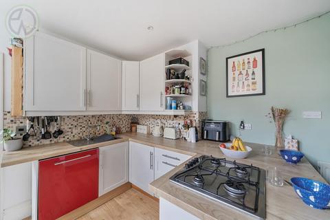 2 bedroom flat for sale, College Road, Colliers Wood SW19