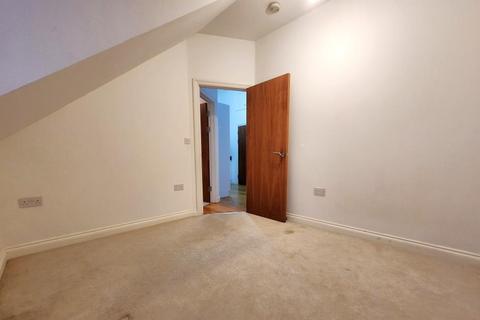 2 bedroom apartment to rent, Chertsey