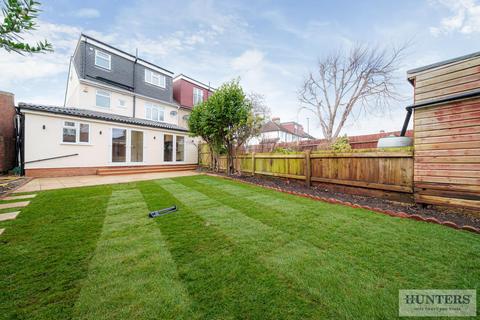 6 bedroom semi-detached house to rent, First Avenue, Bexleyheath, Kent, DA7 5SS