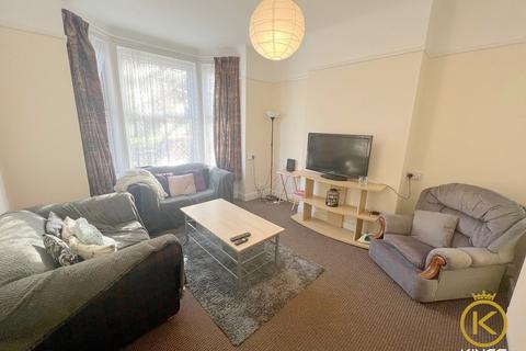 4 bedroom end of terrace house for sale, Somers Road, Southsea