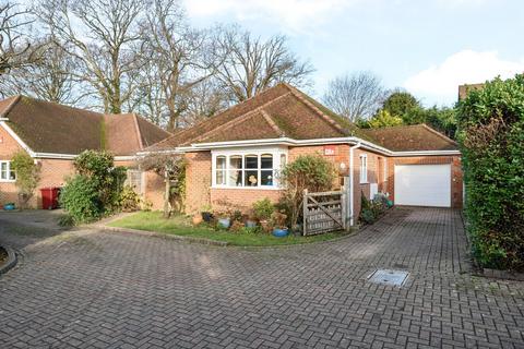 2 Cherrylands Close, Fernhurst, Haslemere, GU27 3PH