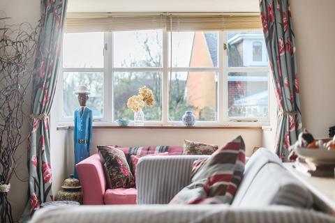 2 Cherrylands Close, Fernhurst, Haslemere, GU27 3PH