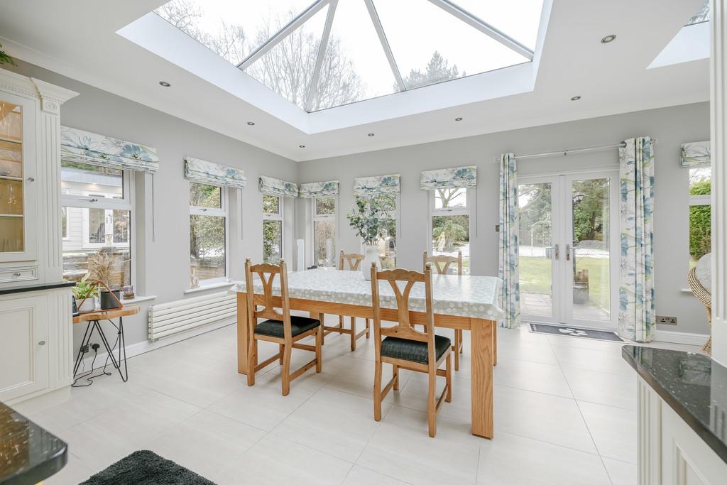 Kitchen Dining Space