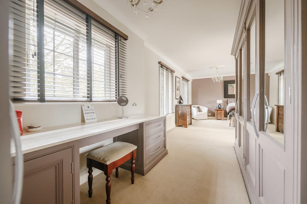 Principal Dressing Area
