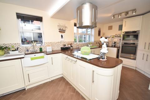 4 bedroom detached house for sale, Meadowcroft, Whitchurch