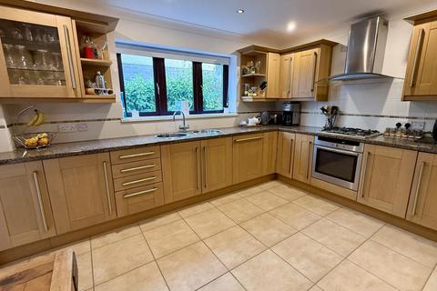 4 bedroom detached house for sale, 7 Cae'r Dderwen, Dolgellau LL0 1GE