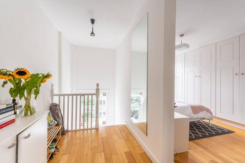 1 bedroom flat for sale, Ladbroke Grove, North Kensington, London, W10