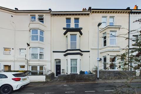 2 bedroom maisonette to rent, Garden Crescent, Plymouth PL1