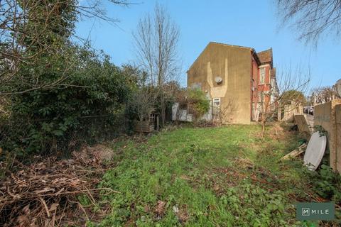 3 bedroom end of terrace house for sale, Cecil Road, London NW10