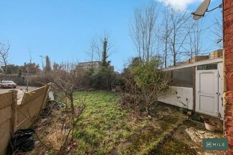 3 bedroom end of terrace house for sale, Cecil Road, London NW10