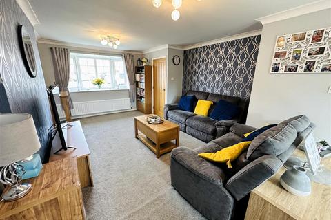 15 Acorn Close, Barlby, Selby, YO8 5UT