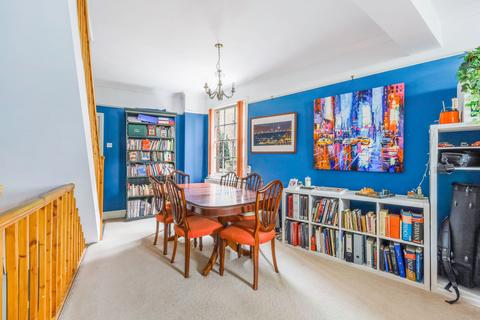13 Maple Road, Surbiton, KT6 4AA