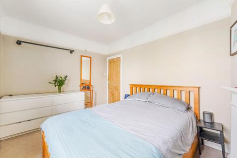 13 Maple Road, Surbiton, KT6 4AA