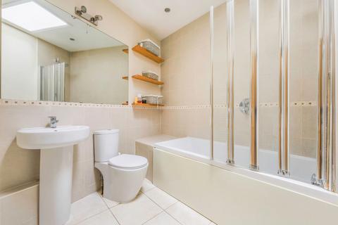 13 Maple Road, Surbiton, KT6 4AA