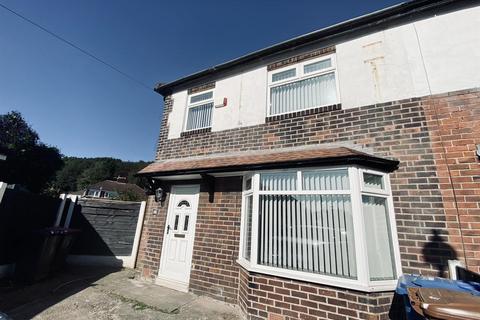 3 bedroom semi-detached house to rent, Hillside Avenue, Salford M7