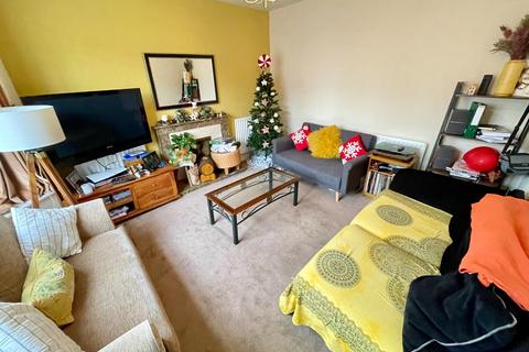 3 bedroom end of terrace house for sale, Hitchin Road, Luton, Bedfordshire, LU2 7SP