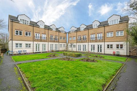 2 bedroom flat for sale, Brent Terrace, Cricklewood, NW2