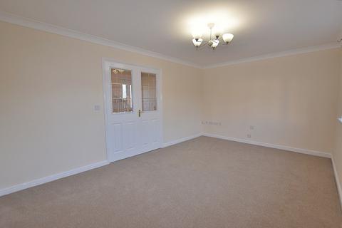 3 bedroom semi-detached house to rent, Horseshoe Close, Colburn