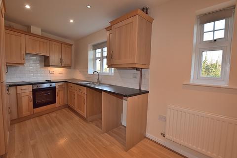 3 bedroom semi-detached house to rent, Horseshoe Close, Colburn