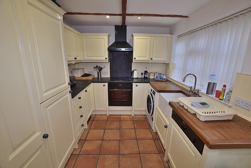Kitchen full 01