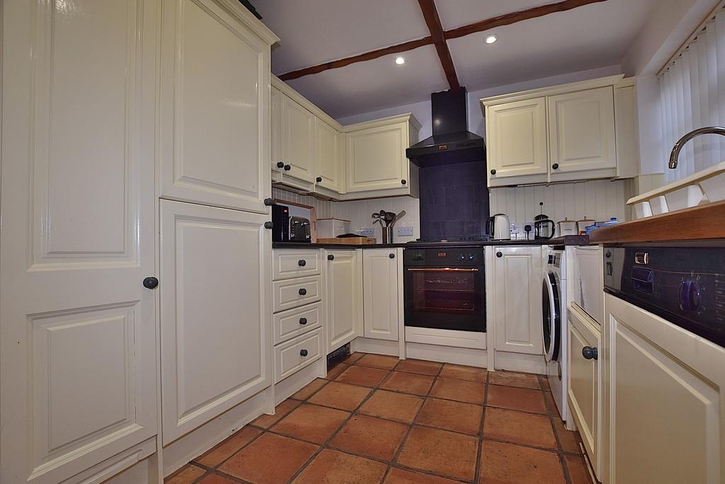 Kitchen 01