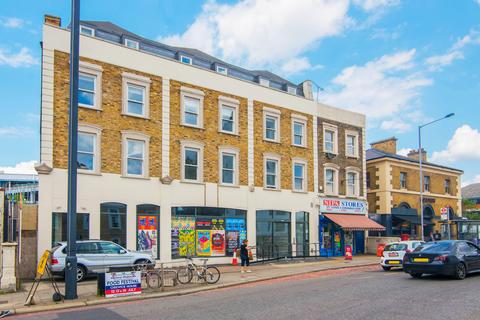 1 bedroom flat to rent, Brentford, London, UK