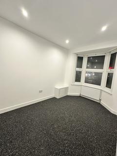 2 bedroom flat to rent, Ilford Lane, Ilford