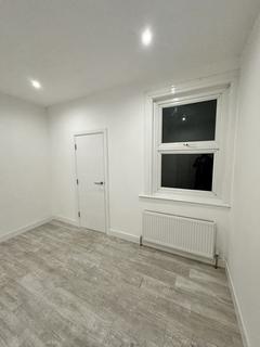 2 bedroom flat to rent, Ilford Lane, Ilford