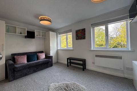 1 bedroom flat for sale, Raven Close, London