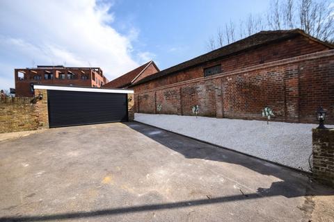 4 bedroom detached house for sale, Brighton Road, GU7